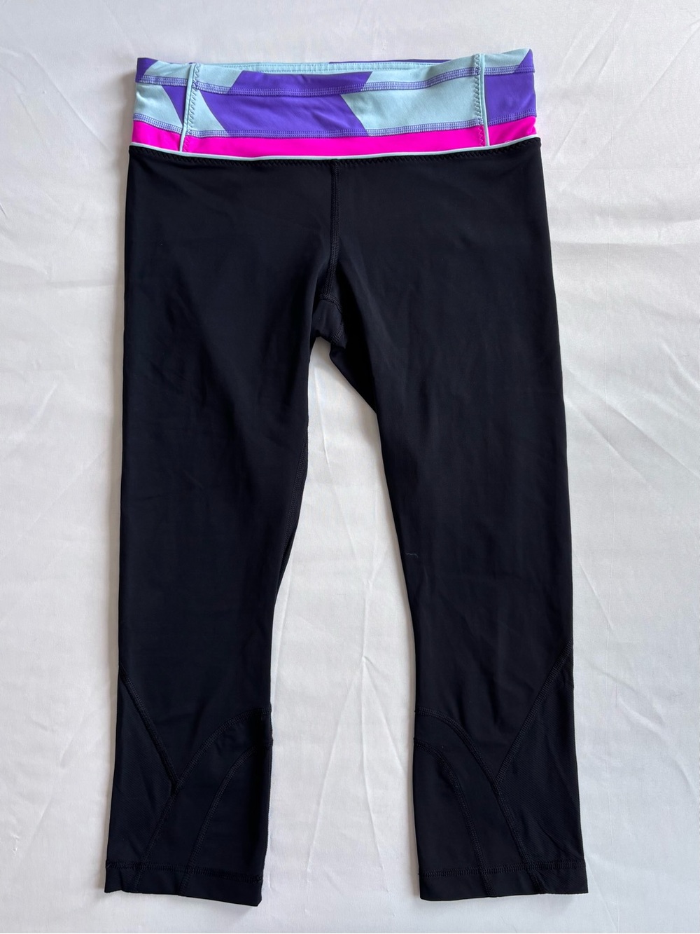 Lululemon Run: Inspire Crop II leggings | Black/Neon | Size: 6